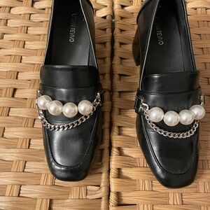 Women's Black Pearl-Chain Loafers